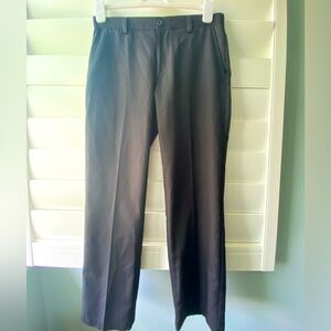 Izod. Men’s dress pants. Black. Size 30/30.